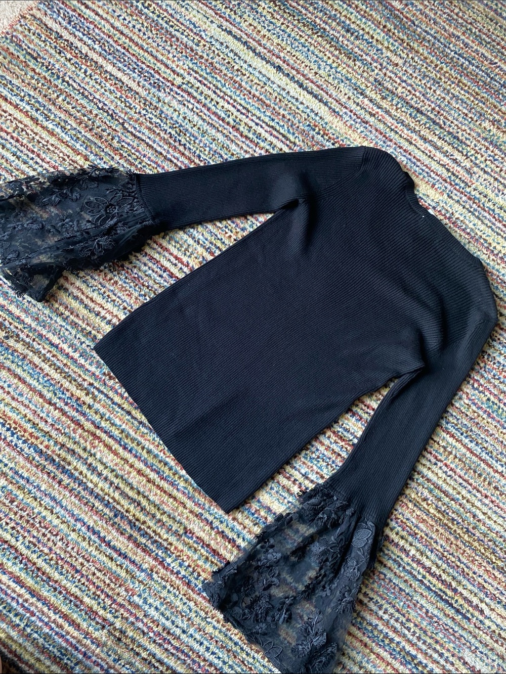 Cato Black V-Neck Ribbed Top with Lace Bell Sleeves M - Picture 6 of 9